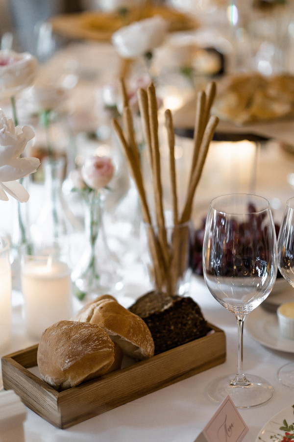 Камерная свадьба в ресторане Butler со свечами