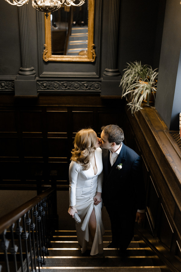 Камерная свадьба в ресторане Butler со свечами