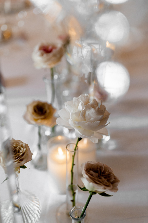 Камерная свадьба в ресторане Butler со свечами