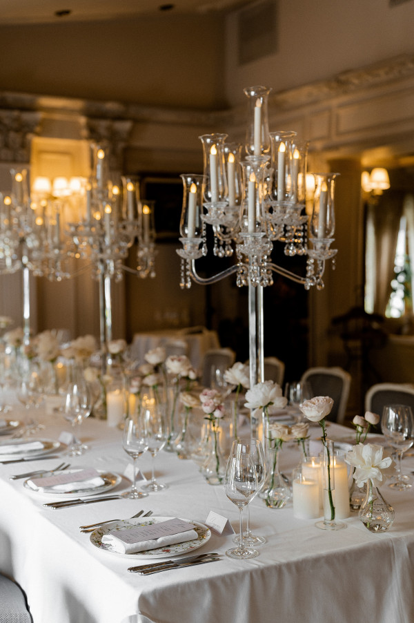 Камерная свадьба в ресторане Butler со свечами