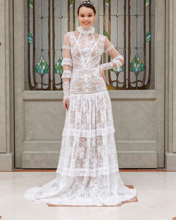 Платья с выразительными деталями для летней свадьбы