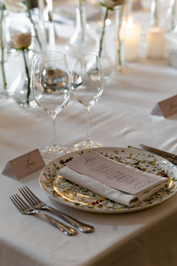 Камерная свадьба в ресторане Butler со свечами