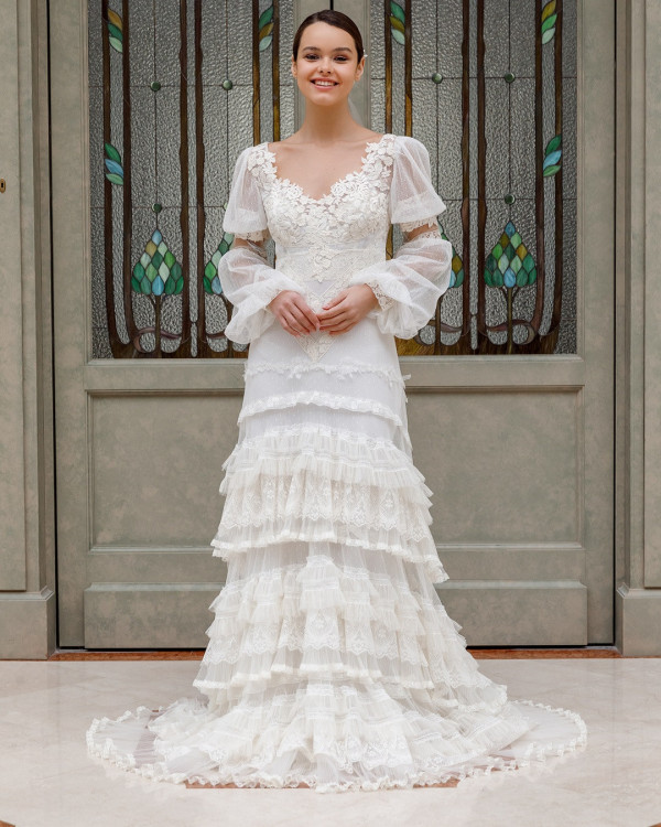 Платья с выразительными деталями для летней свадьбы