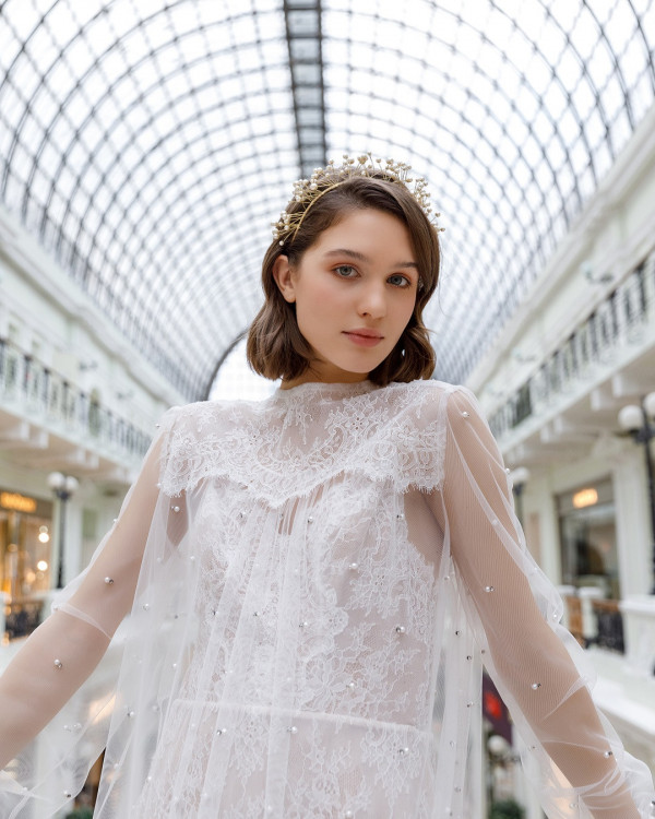 Платья с выразительными деталями для летней свадьбы