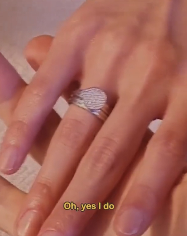 Ring selfie: как красиво рассказать о помолвке