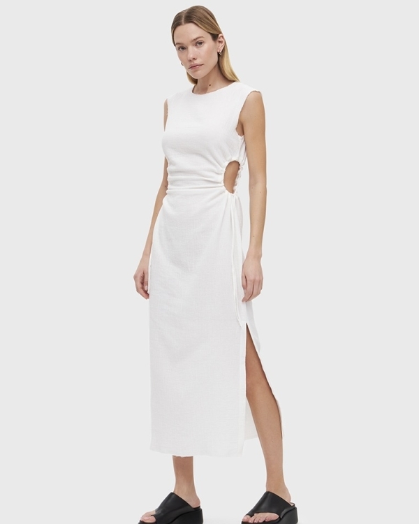 Белые платья из хлопка и льна для