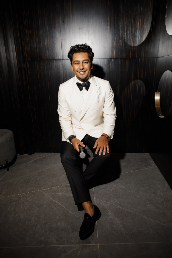 Ведущие Адис Маммо