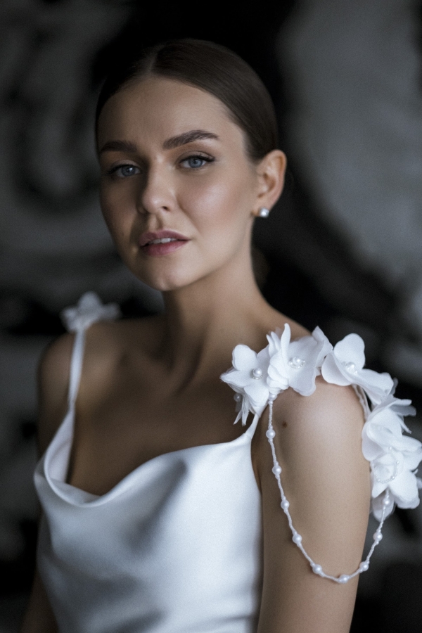 Эстетичная свадебная фотосессия в дождливом Санкт-Петербурге