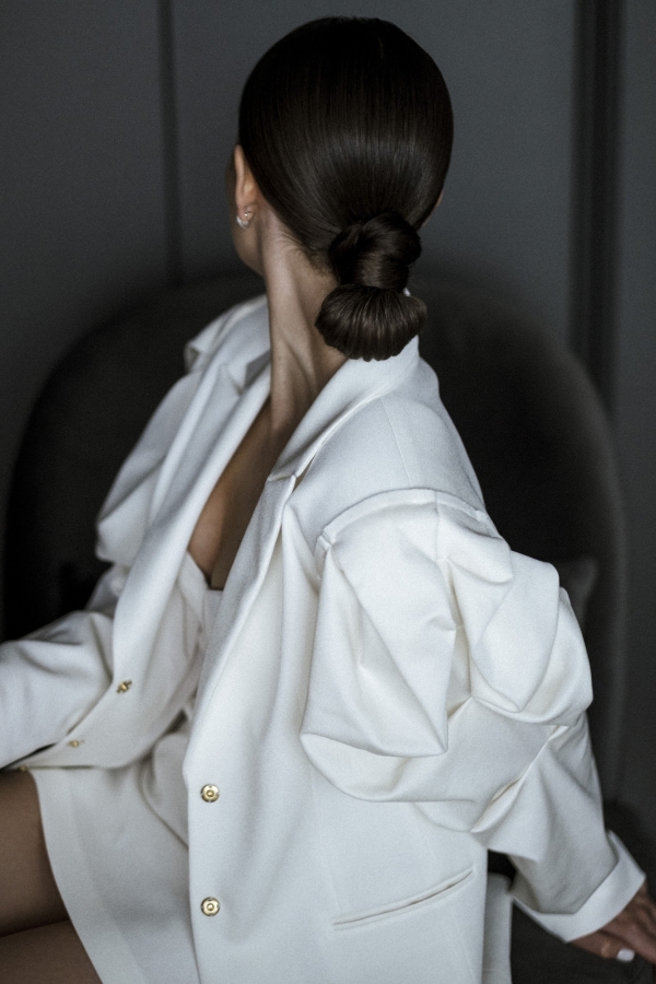 Эстетичная свадебная фотосессия в дождливом Санкт-Петербурге