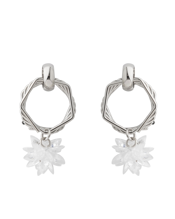 10 цветочных украшений для весенне-летней свадьбы