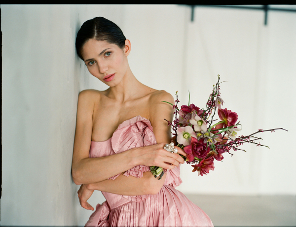 Нежный референс для фотосессии невесты в твоческом