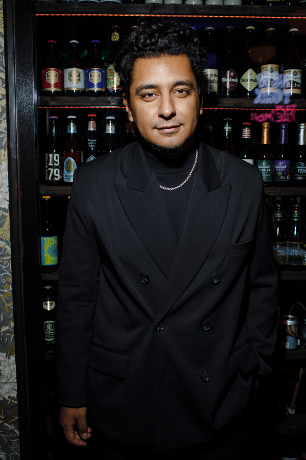 Ведущие Адис Маммо