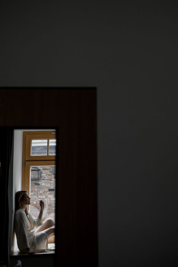 Вулканический песок и хрупкие цветы на свадьбе