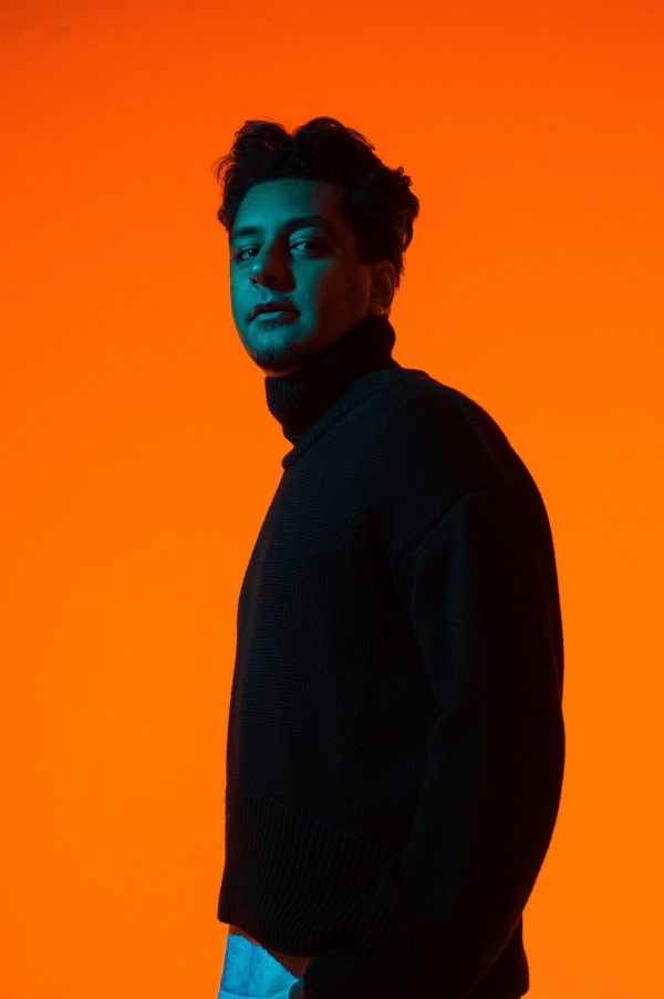 Ведущие Адис Маммо