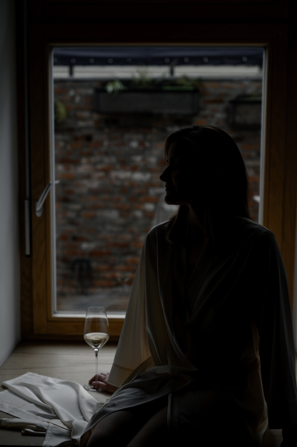 Вулканический песок и хрупкие цветы на свадьбе