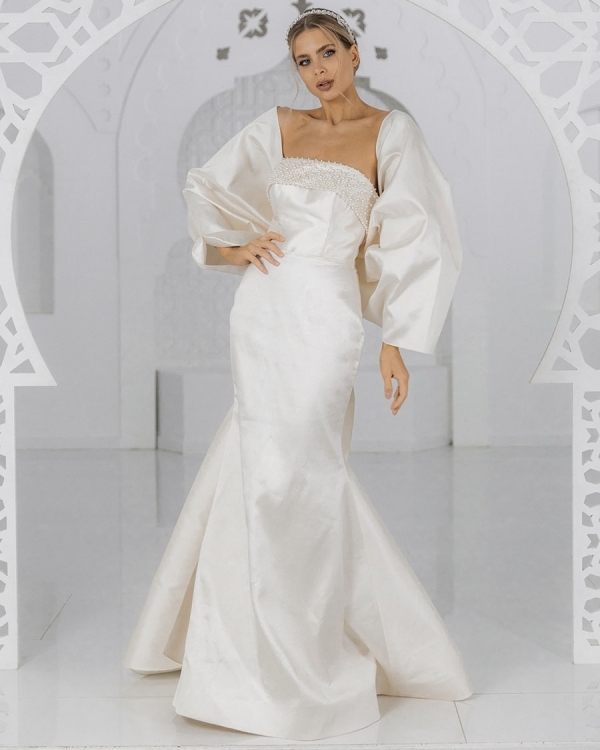 Ручная вышивка и полупрозрачные ткани в новой