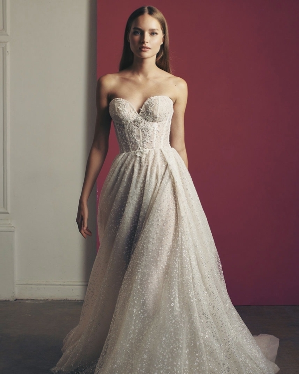 Посмотрите на новые свадебные коллекции израильских модельеров