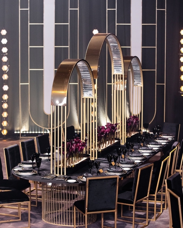 Черно-белая свадьба в стилистике конного клуба