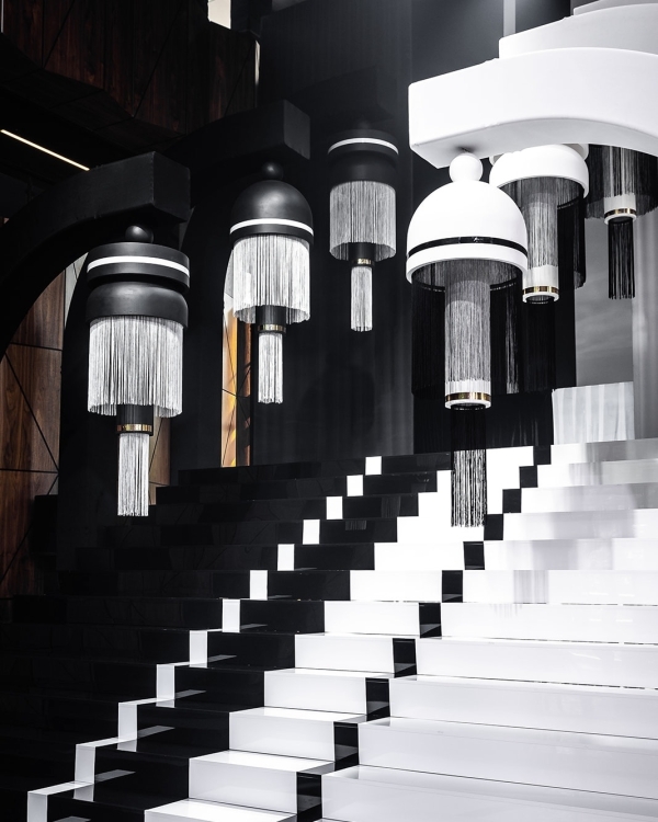 Черно-белая свадьба в стилистике конного клуба