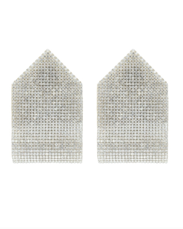 Большие серьги — самый стильный аксессуар для лаконичного