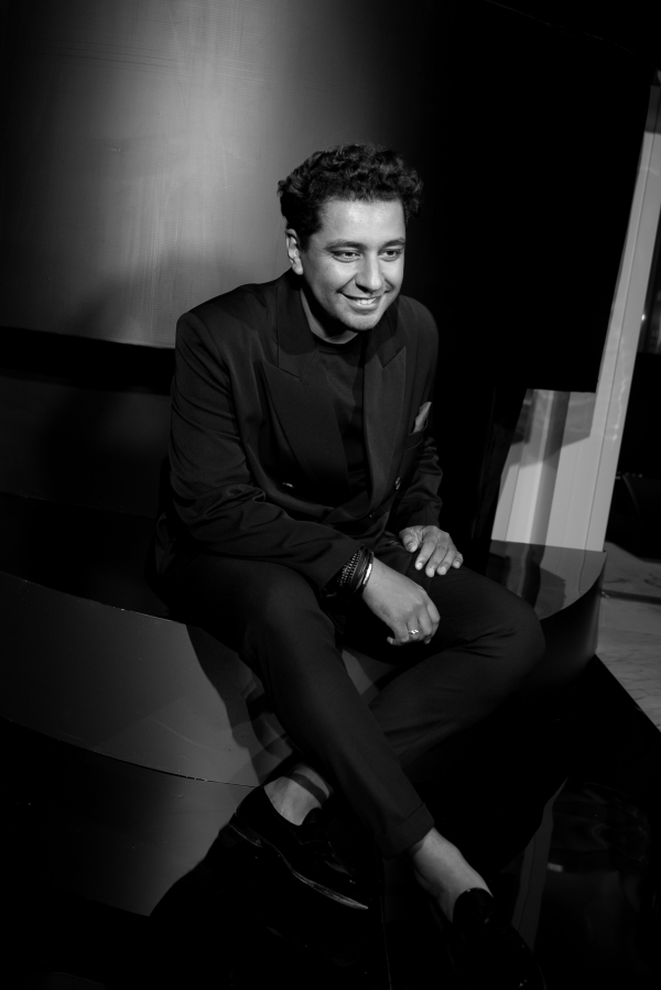 Ведущие Адис Маммо