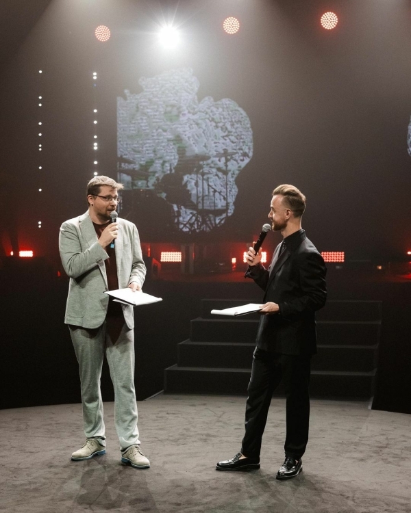 Ведущие Михаил Белянин