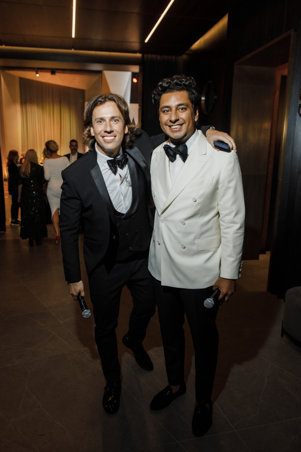 Ведущие Адис Маммо