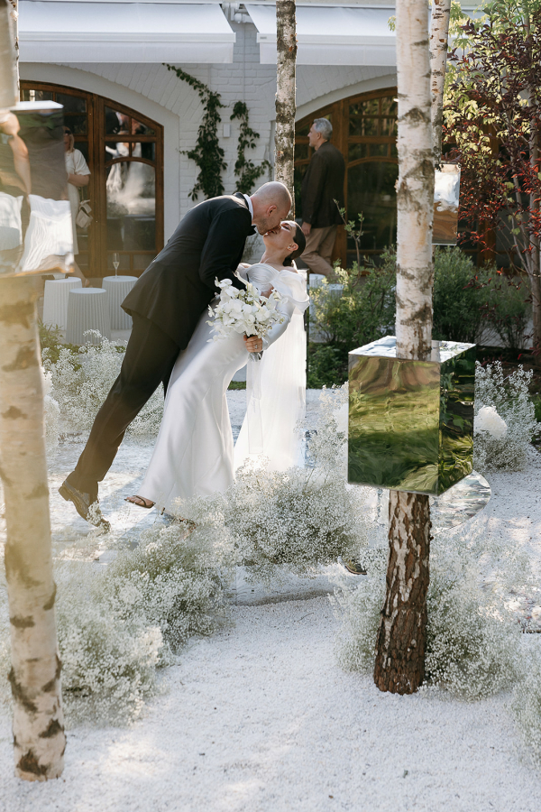 Черно-белая свадьба в модном пространстве Yauza Place