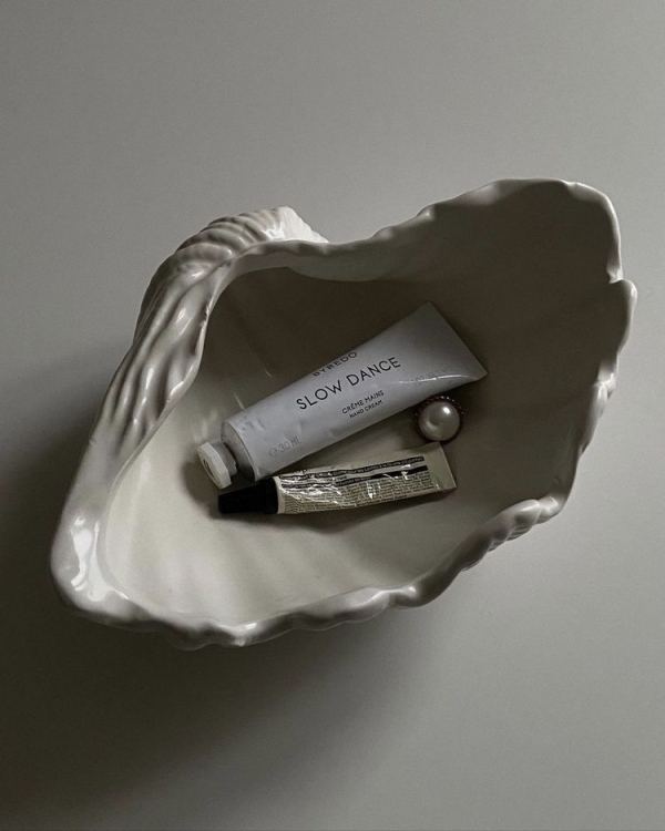 Бьюти-календарь на июнь: когда делать стрижки, окрашивание,