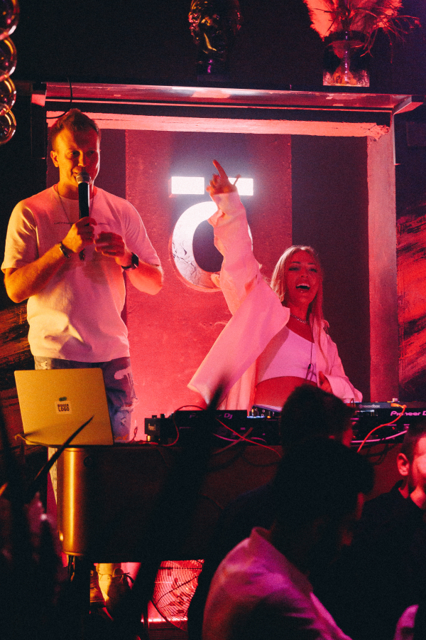 Диджеи Лена Зозуля