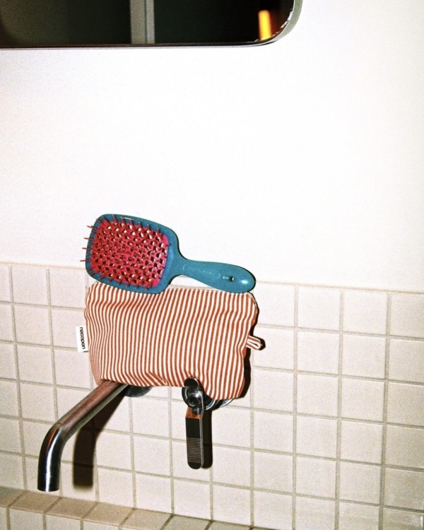 15 милых подарков подружкам невесты на девичник