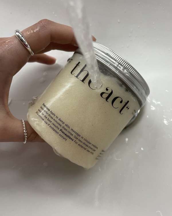 15 милых подарков подружкам невесты на девичник