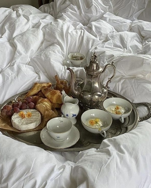 Девичник: 18 идей для оформления ужина с