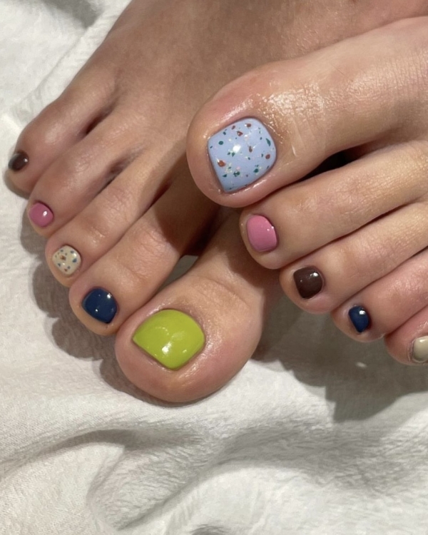 Главные тренды летнего педикюра 2023