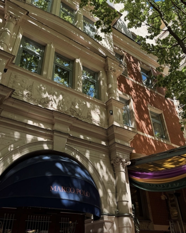 Электроника в «Кристалле», романтик под открытым небом