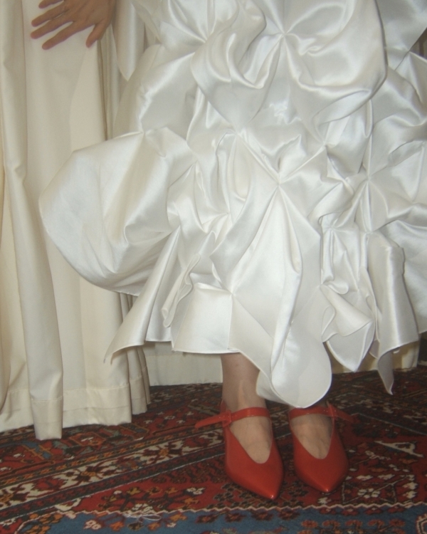 Как избавиться от пятен на белом?