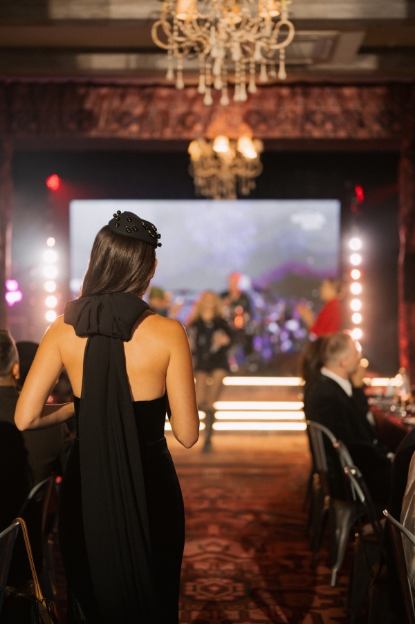 Атмосфера русского бомонда XX века на дне