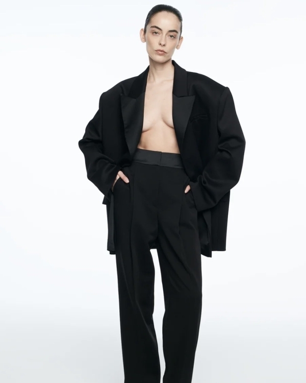 Dress code: total black. Собираем образы для