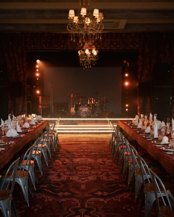 Атмосфера русского бомонда XX века на дне