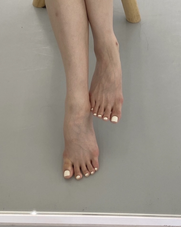 Педикюр, который мы заслужили. Главные nail-тренды лета