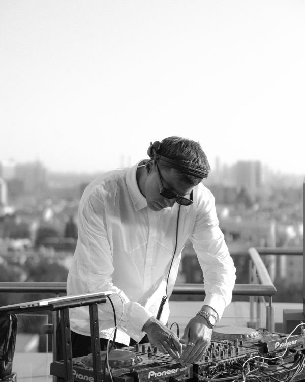 Медитации, ароматерапия и диджей-сет на закате: как