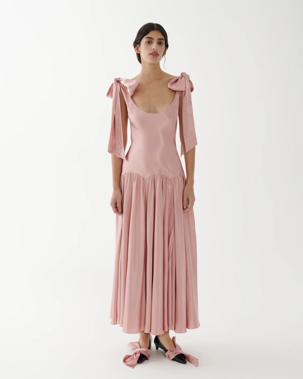 Еще больше нежности! Собираем образы для гостей