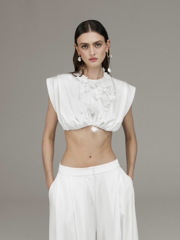 Не только платья: альтернативные свадебные образы для