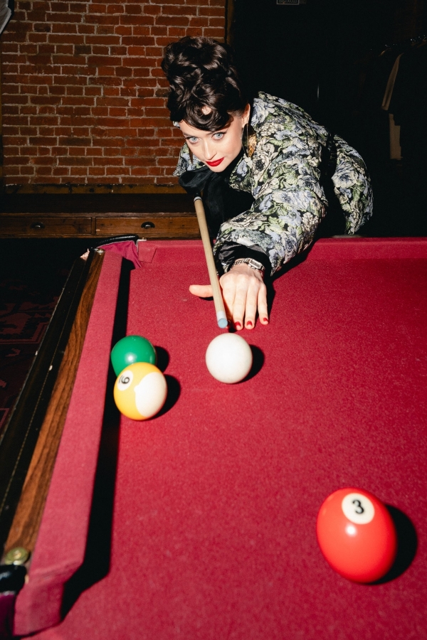 Атмосфера русского бомонда XX века на дне