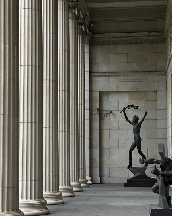 Электроника в «Кристалле», романтик под открытым небом