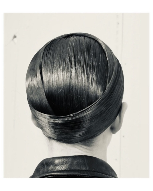 Трендовые собранные прически для невест 2024