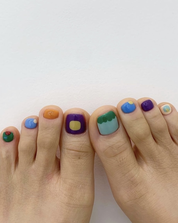 Педикюр, который мы заслужили. Главные nail-тренды лета