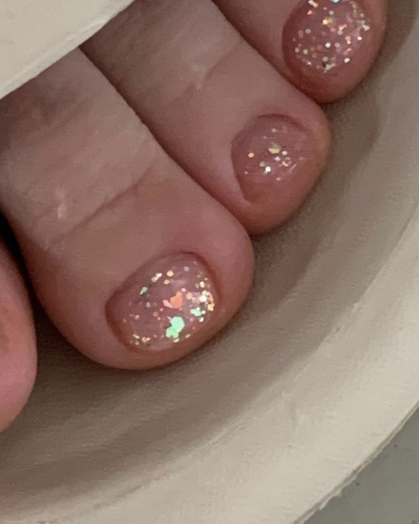 Педикюр, который мы заслужили. Главные nail-тренды лета