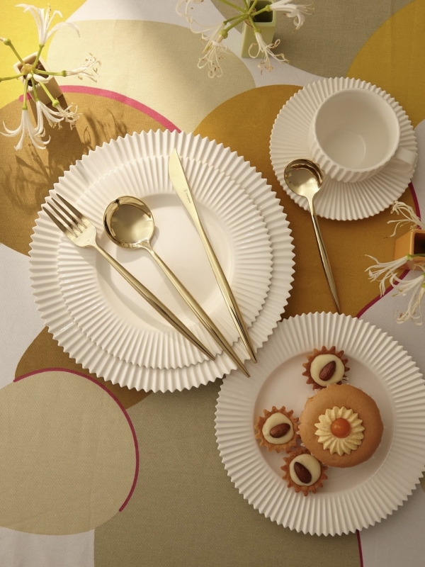 Красивая посуда — всегда хорошая идея для подарка