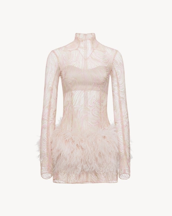 Еще больше нежности! Собираем образы для гостей